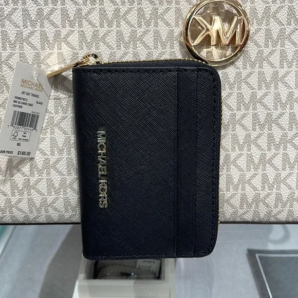 Michael Kors Jet Set Travel Medium Zip Around Card Case Color: BlackNWT